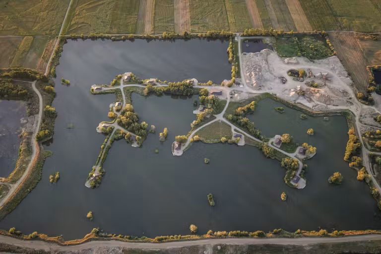 Utopik Carp Lake photo 3