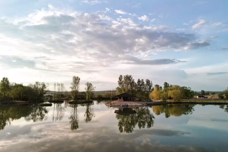 Utopik Carp Lake photo 8